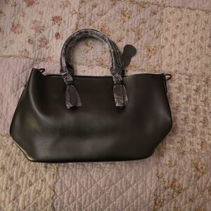 Elegant Black Leather Handbag